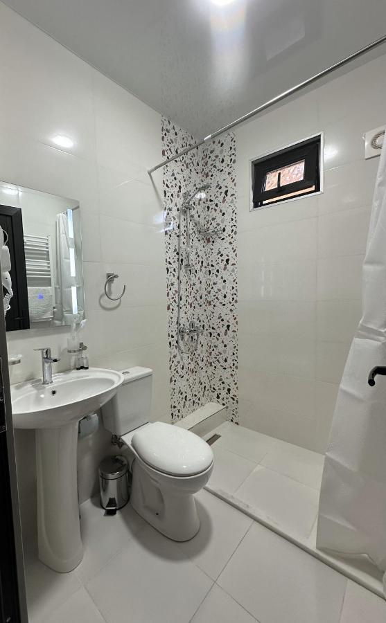 Bina N28 Hotell Kutaisi Exteriör bild