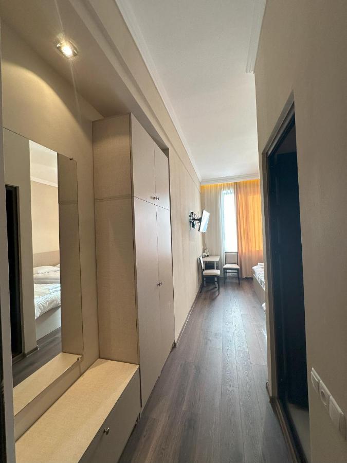 Bina N28 Hotell Kutaisi Exteriör bild