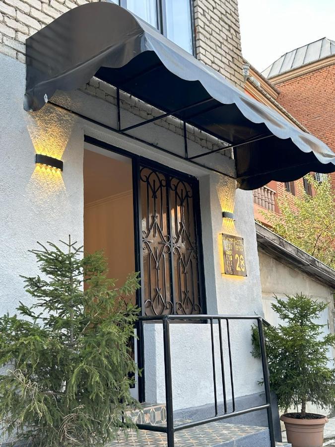 Bina N28 Hotell Kutaisi Exteriör bild